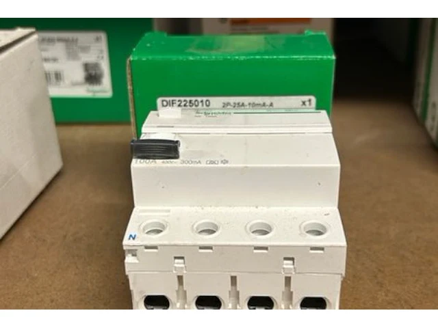 Electriciteitstoebehoren schneider - afbeelding 5 van  6