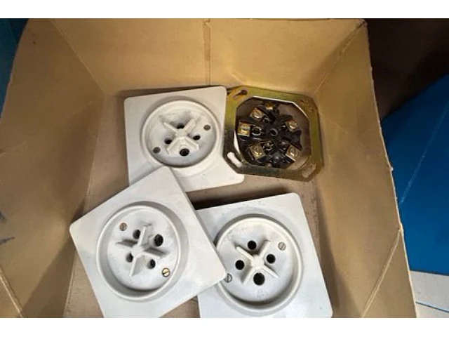 Electriciteitstoebehoren vynckier - afbeelding 9 van  10
