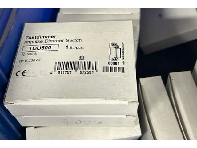 Electriciteitstoebehoren - afbeelding 2 van  6