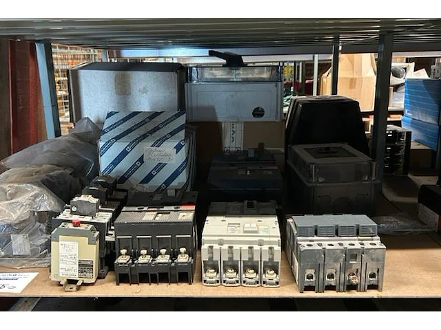 Electriciteitstoebehoren - afbeelding 5 van  5