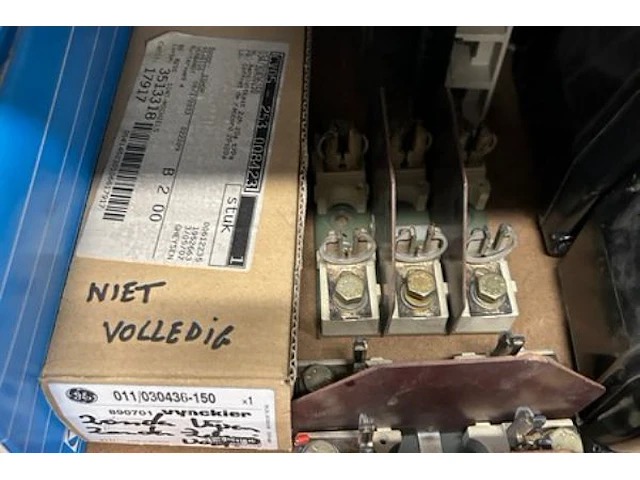 Electriciteitstoebehoren - afbeelding 3 van  5