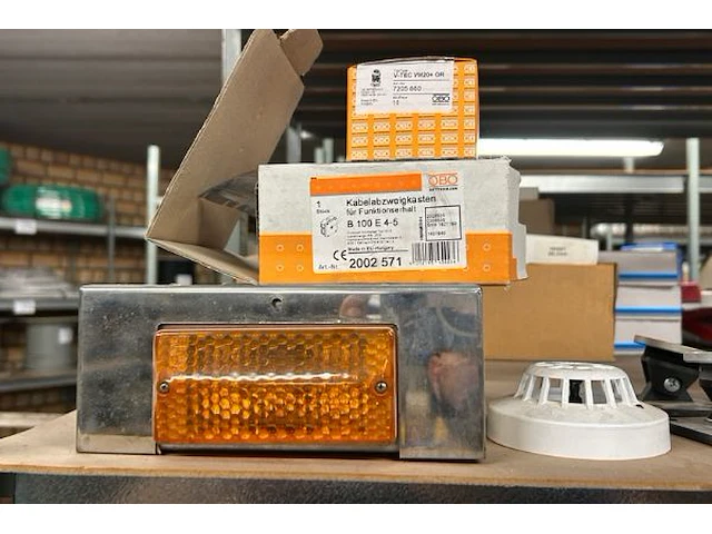 Electriciteitstoebehoren - afbeelding 5 van  9