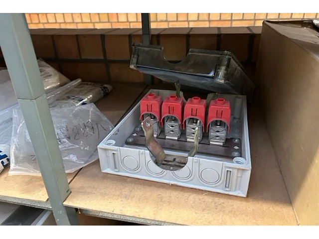 Electriciteitstoebehoren - afbeelding 7 van  9