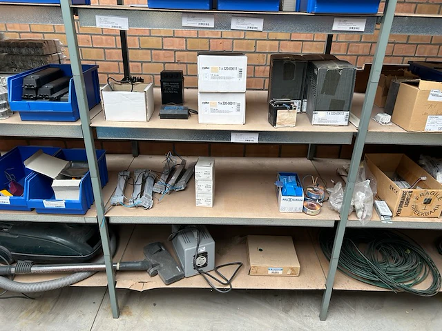 Electriciteitstoebehoren - afbeelding 1 van  10