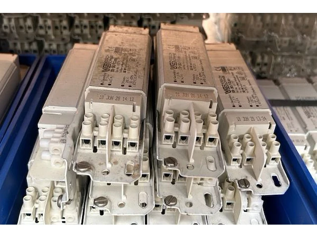 Electriciteitstoebehoren - afbeelding 3 van  8