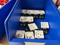 Electriciteitstoebehoren - afbeelding 2 van  7