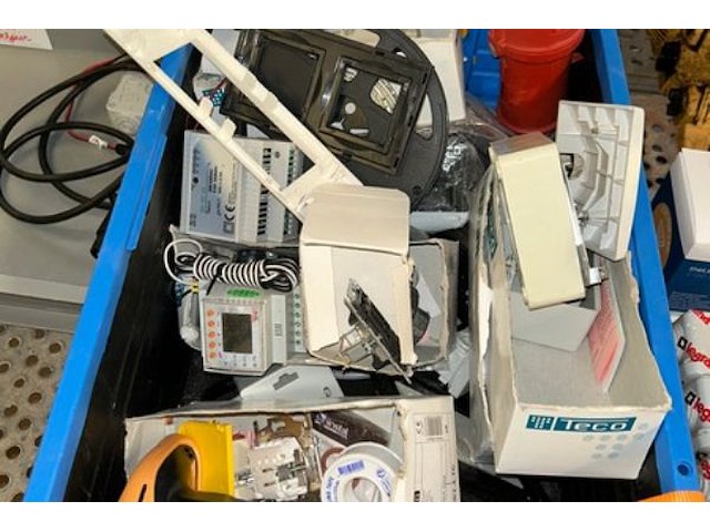 Electriciteitstoebehoren - afbeelding 3 van  6