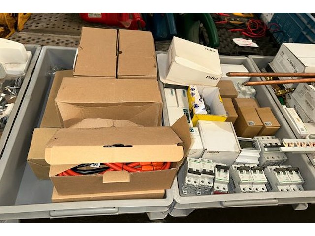 Electriciteitstoebehoren - afbeelding 4 van  6