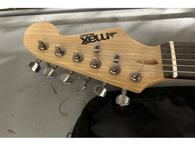 Electrische gitaar, versterker max music - afbeelding 10 van  11