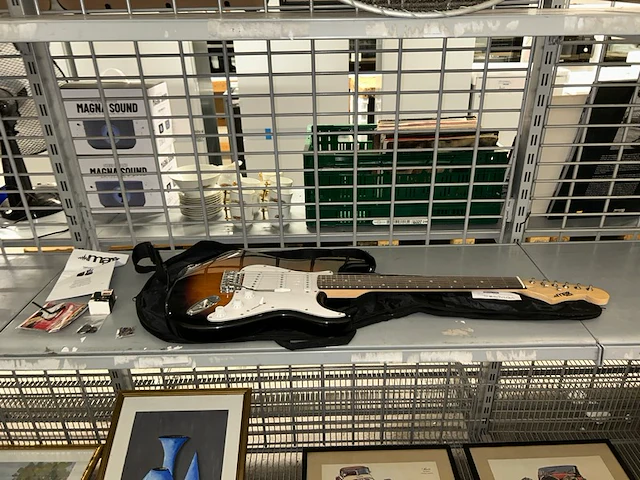Electrische gitaar - afbeelding 1 van  16