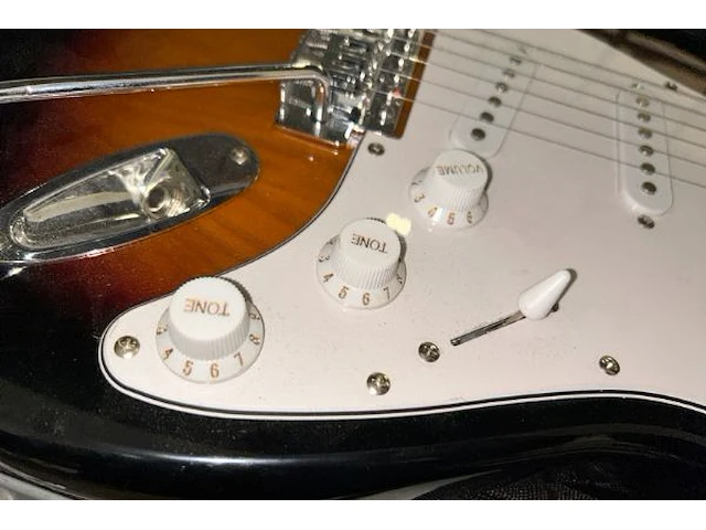 Electrische gitaar - afbeelding 4 van  16