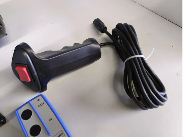 Electrische lier 24 volt 5800kg - afbeelding 15 van  15