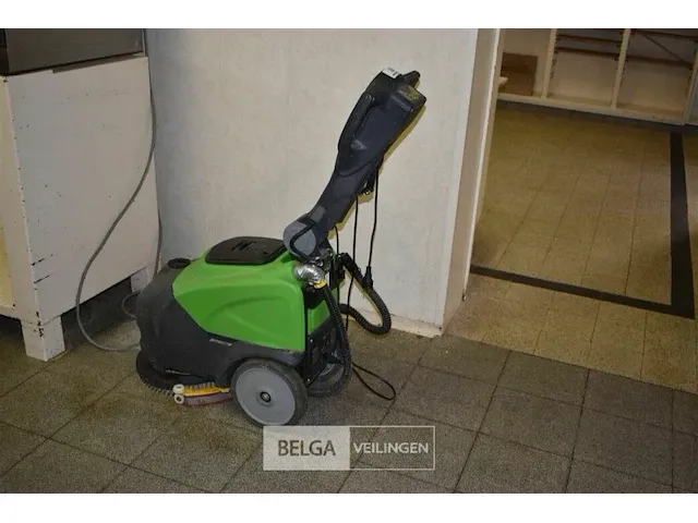Electrische poetsmachine ip cleaning (batterij plat) met warm water - afbeelding 1 van  2