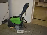 Electrische poetsmachine ip cleaning (batterij plat) met warm water - afbeelding 1 van  2