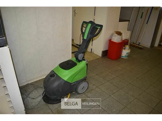 Electrische poetsmachine ip cleaning (batterij plat) met warm water - afbeelding 2 van  2
