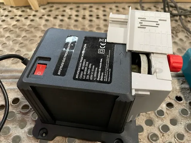 Electrische slijper - afbeelding 1 van  4