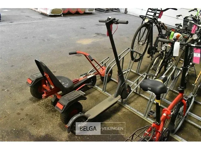 Electrische step wrak - afbeelding 1 van  2