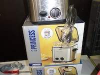 Electro toestellen (2x friteuse, 1x elektrische blikopener, 2x croque-ijzer, 1x grilltoestel) - afbeelding 2 van  3