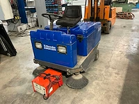 Electrolux euroclean r1200b zelfrijdende veegmachine - afbeelding 3 van  9