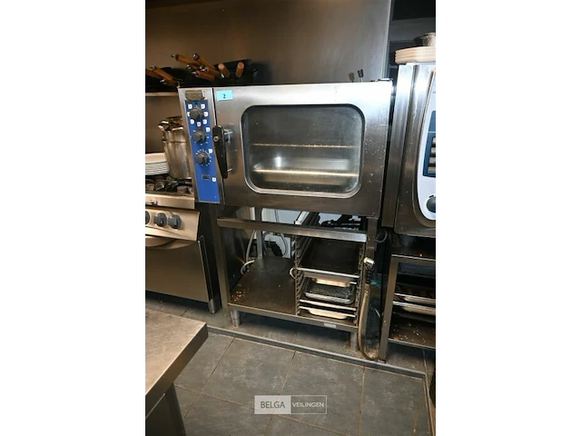 Electrolux oven met inox ondertafel - afbeelding 1 van  6