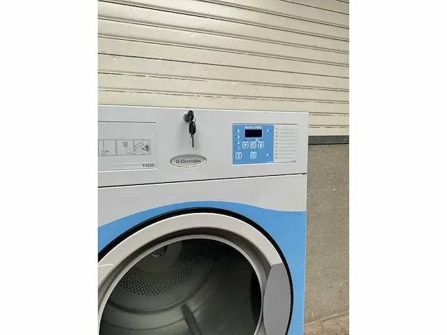 Electrolux t4250 industriële droogtrommel - afbeelding 4 van  6