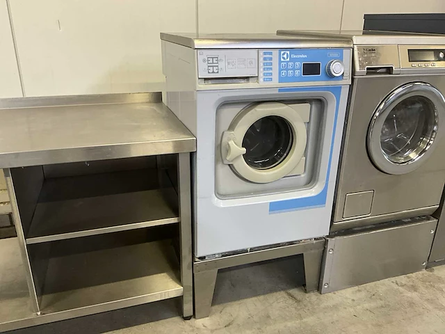 Electrolux w 555 h industriële textielwasmachine - afbeelding 1 van  5