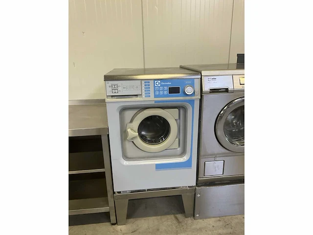 Electrolux w 555 h industriële textielwasmachine - afbeelding 2 van  5