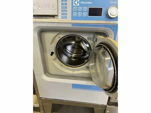 Electrolux w 555 h industriële textielwasmachine - afbeelding 4 van  5