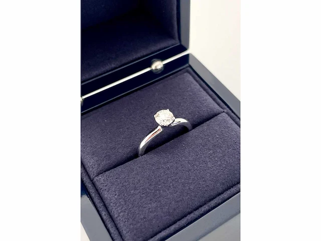 Elegante solitaire ring met een halve karaat diamant (dsr2) - afbeelding 1 van  6