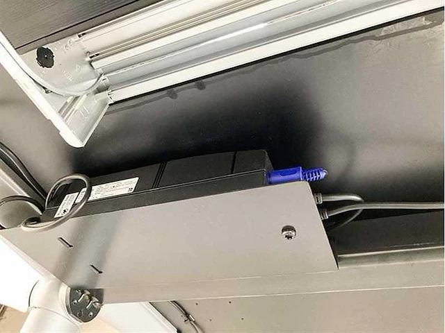 Elektr. verstelbaar ahrend - bureau (4x) - afbeelding 16 van  26