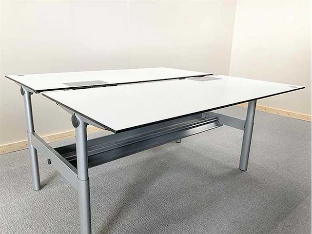 Elektr. verstelbaar ahrend - bureau (4x) - afbeelding 25 van  26