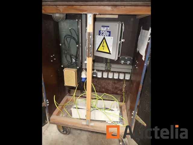Elektriciteitskast op wielen - afbeelding 10 van  14
