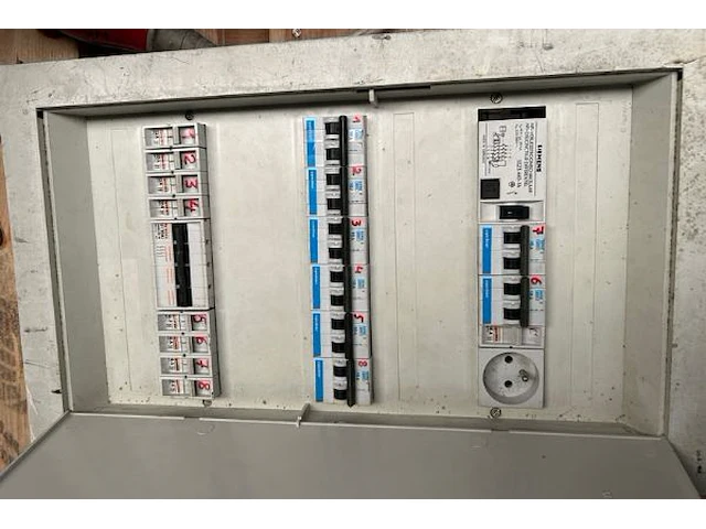 Elektriciteitskast - afbeelding 3 van  5