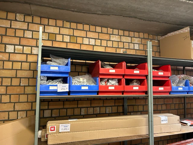Elektriciteitstoebehoren ong 16 bakken - afbeelding 1 van  5
