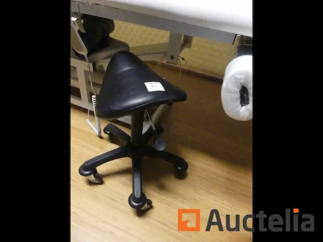 Elektrisch bedienbare massage tafel - afbeelding 3 van  7