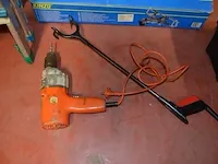 Elektrisch boormachine black&decker, verstekzaag kinzo, pvc bak met werkgerief, 2 gereedschapskoffers met klein handgereedschap, trapladder 4 treden - afbeelding 9 van  10