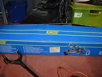 Elektrisch boormachine black&decker, verstekzaag kinzo, pvc bak met werkgerief, 2 gereedschapskoffers met klein handgereedschap, trapladder 4 treden - afbeelding 10 van  10