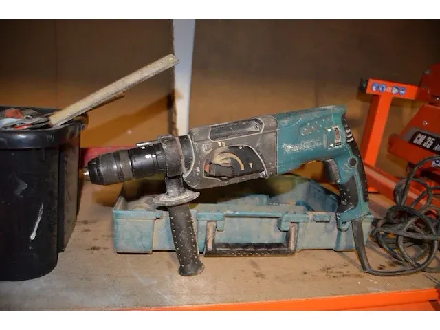 Elektrisch boormachine makita hr2470ft in koffer , waterpas rood (17,19) - afbeelding 4 van  7