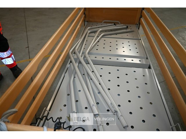 Elektrisch hoog-laag bed - afbeelding 4 van  7