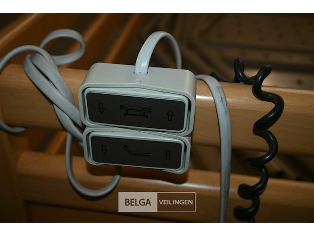 Elektrisch hoog-laag bed - afbeelding 6 van  7
