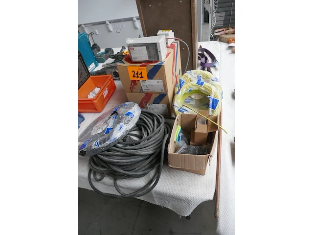 Elektrisch materiaal - afbeelding 1 van  5