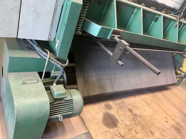 Elektrisch-mechanische knipbank knipmachine - afbeelding 2 van  13