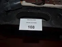 Elektrisch schuurmachine black&deckers ka197e in koffer (21) - afbeelding 2 van  4