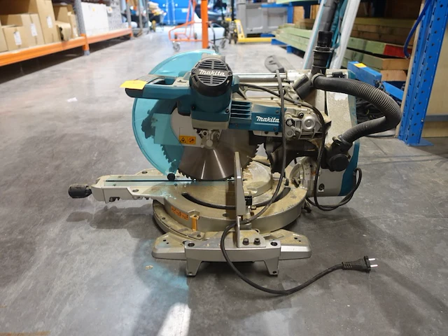 Elektrische afkortzaag makita - afbeelding 1 van  4