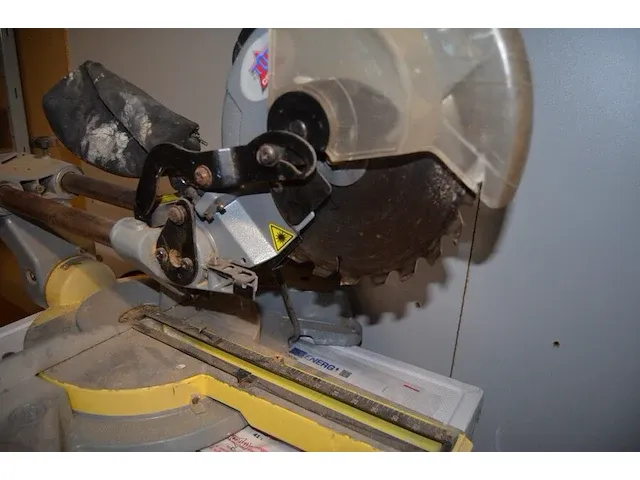 Elektrische afkortzaag topcraft xyz267be, werkkoffer milwaukee - afbeelding 11 van  12