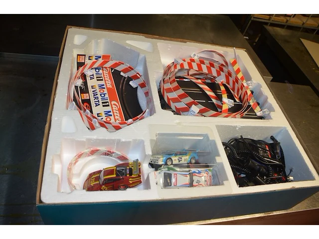 Elektrische auto racebaan super series bs-8, elektrische auto racebaan carrera digital 132 met toebehoren - afbeelding 11 van  20