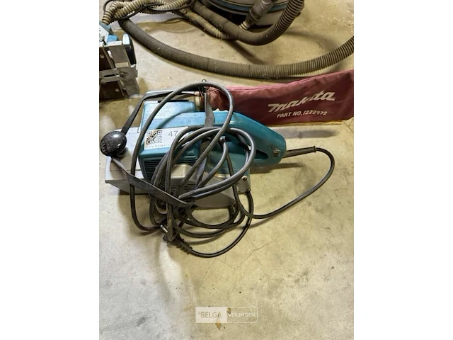 Elektrische bandschuurmachine makita - afbeelding 1 van  1