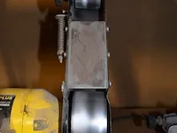 Elektrische bandschuurmachine powerplus pow1270 met slijpsteen, elektrische kettingslijper topcraft xyz276be - afbeelding 9 van  11