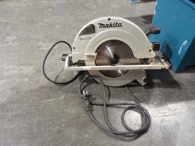 Elektrische cirkelzaag makita - afbeelding 1 van  4