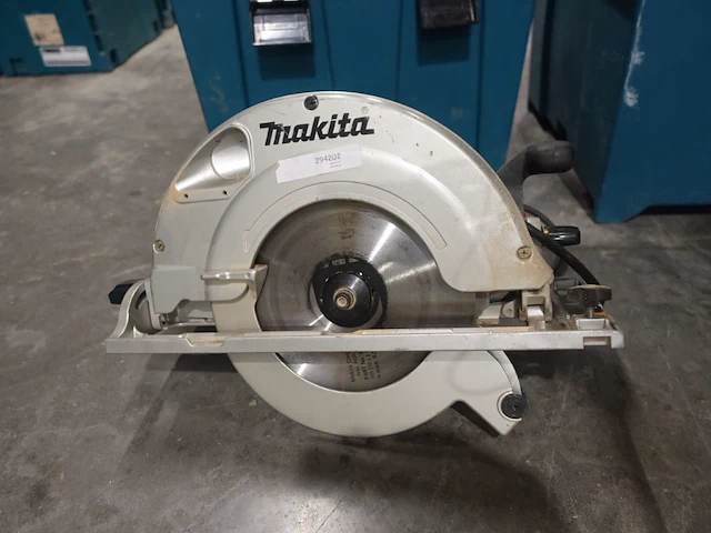 Elektrische cirkelzaag makita - afbeelding 1 van  4